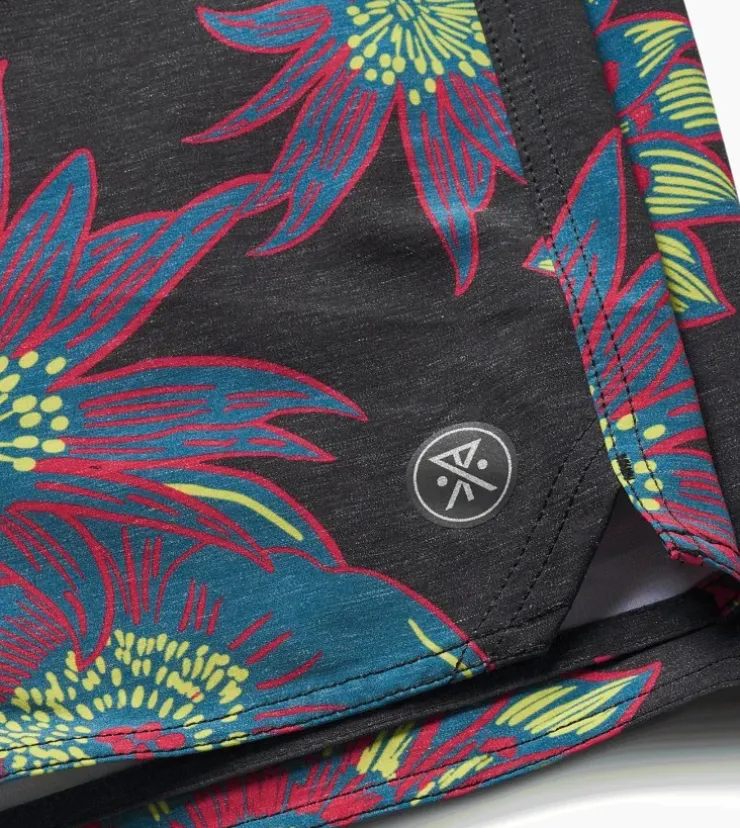 Roark Passage Boardshorts 17" AuroraFloraBlack Hot